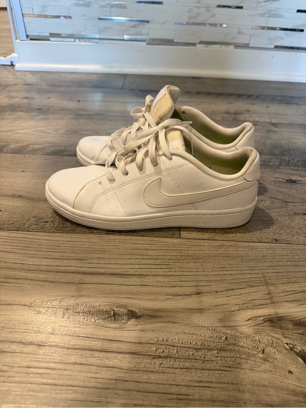 Nike Women’s White Low-Top Sneakers with Subtle Green Lining